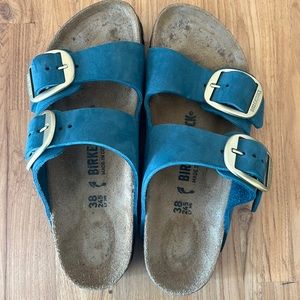 Big buckle Teal Arizona Birkenstock sandals,  size 38. No visible wear on soles!